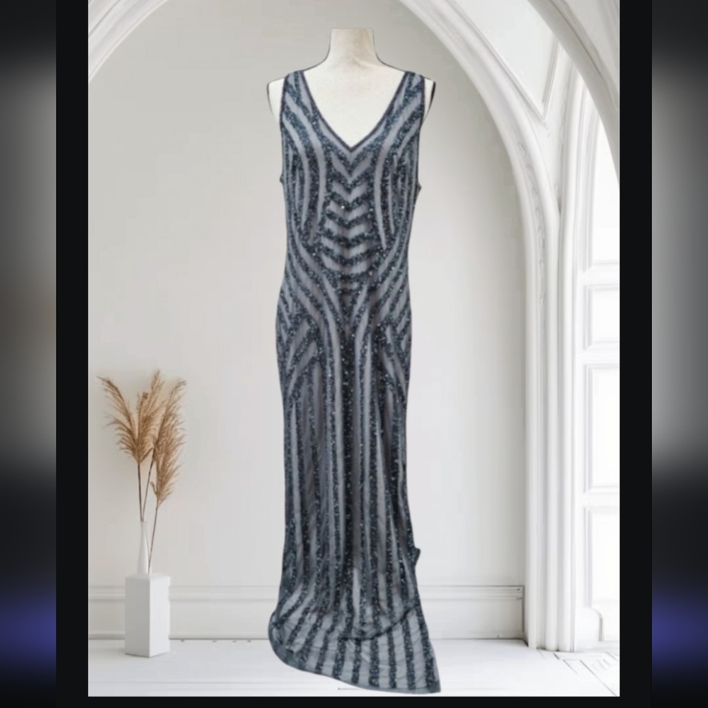 Adrianna Papell  sleeveless full lenght evening  Gown